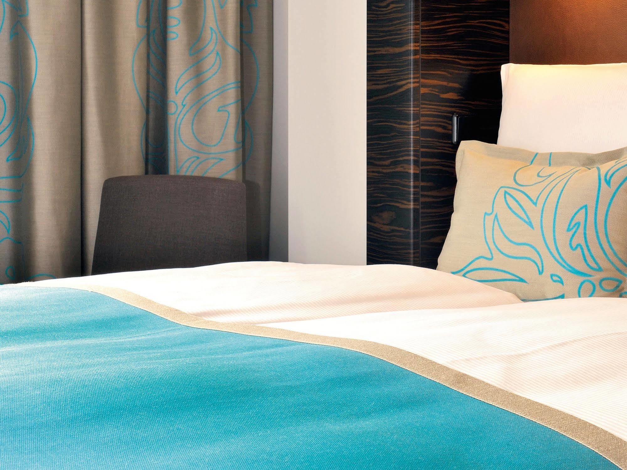 Motel One Frankfurt Airport Frankfurt am Main Ngoại thất bức ảnh